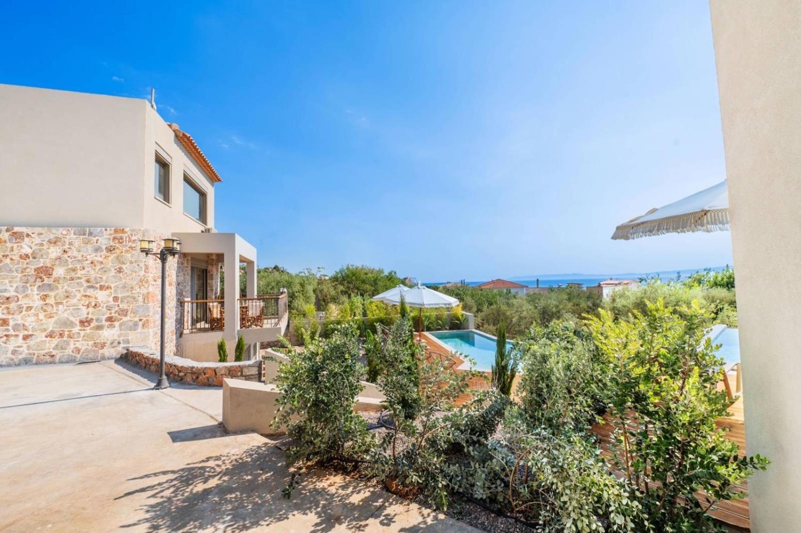 Petradi Suites Kalamata Exterior photo